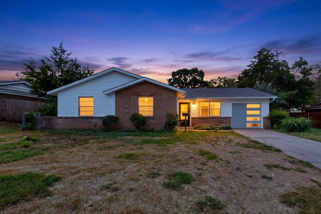 Welcome to 2942 Candlewick Ln.