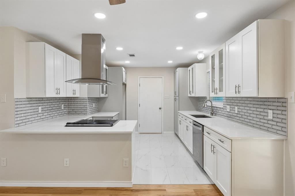947 E Oakdale Road, Irving, TX 75060