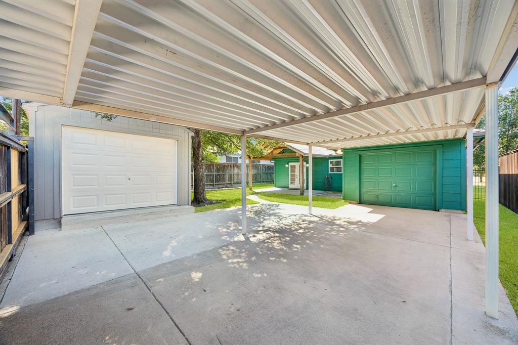 947 E Oakdale Road, Irving, TX 75060
