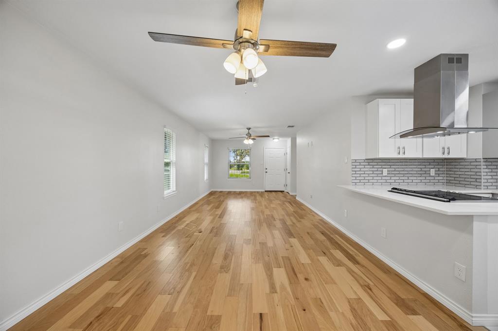 947 E Oakdale Road, Irving, TX 75060