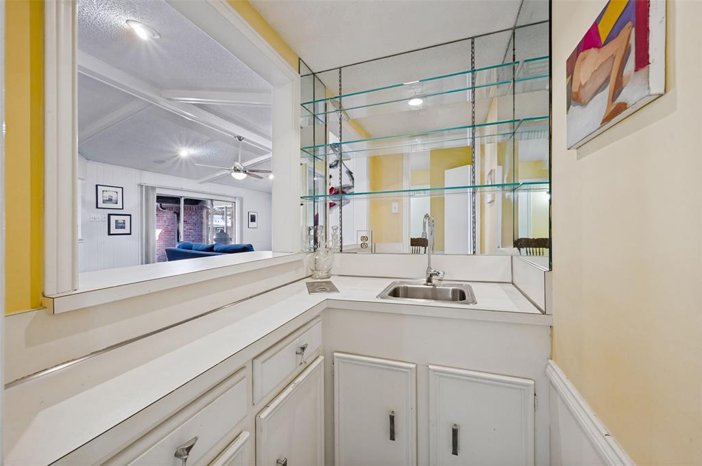 Wet bar