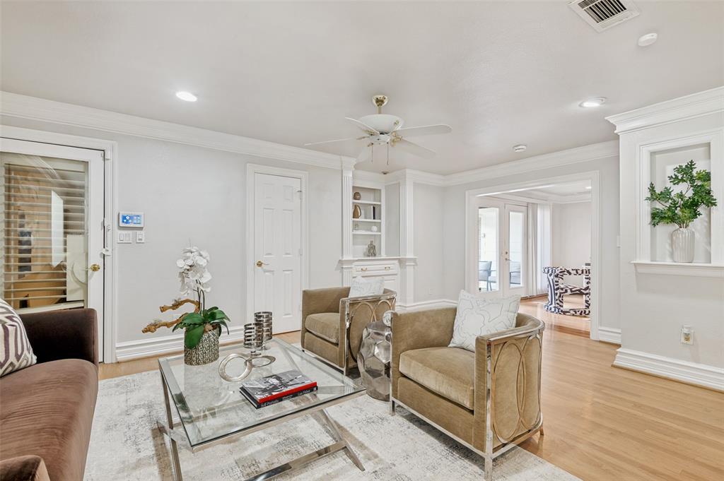 5322 W Mockingbird Lane, Dallas, TX 75209