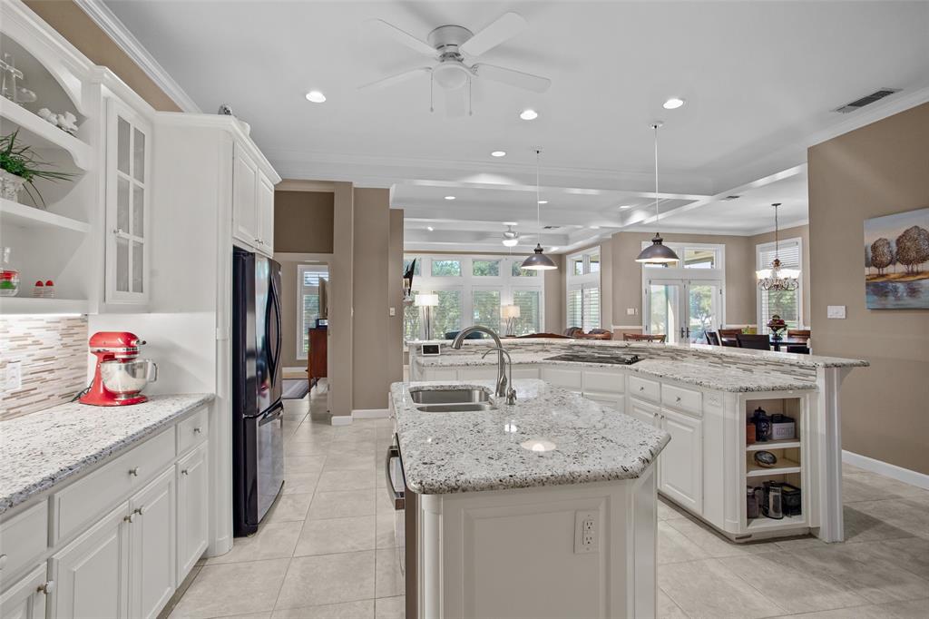 8606 Leisure Lane, Granbury, TX 76049