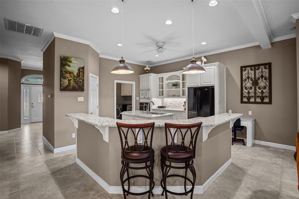 8606 Leisure Lane, Granbury, TX 76049