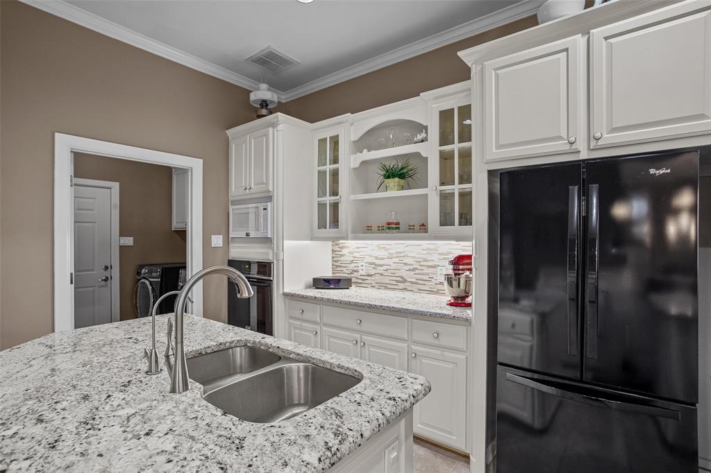 8606 Leisure Lane, Granbury, TX 76049