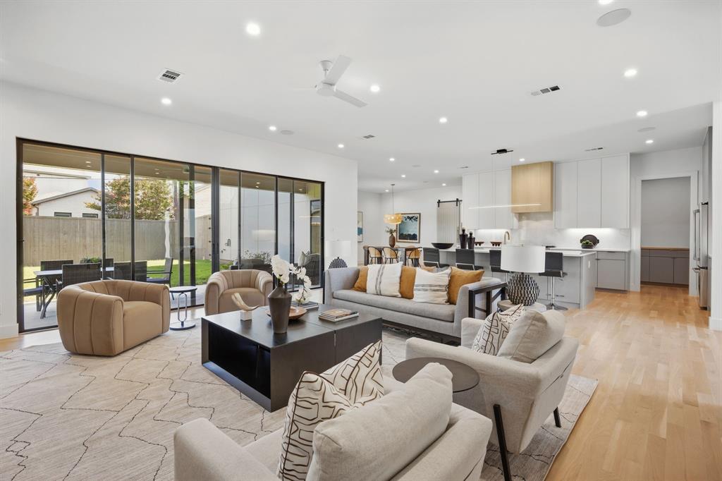 9750 Mixon Drive, Dallas, TX 75220