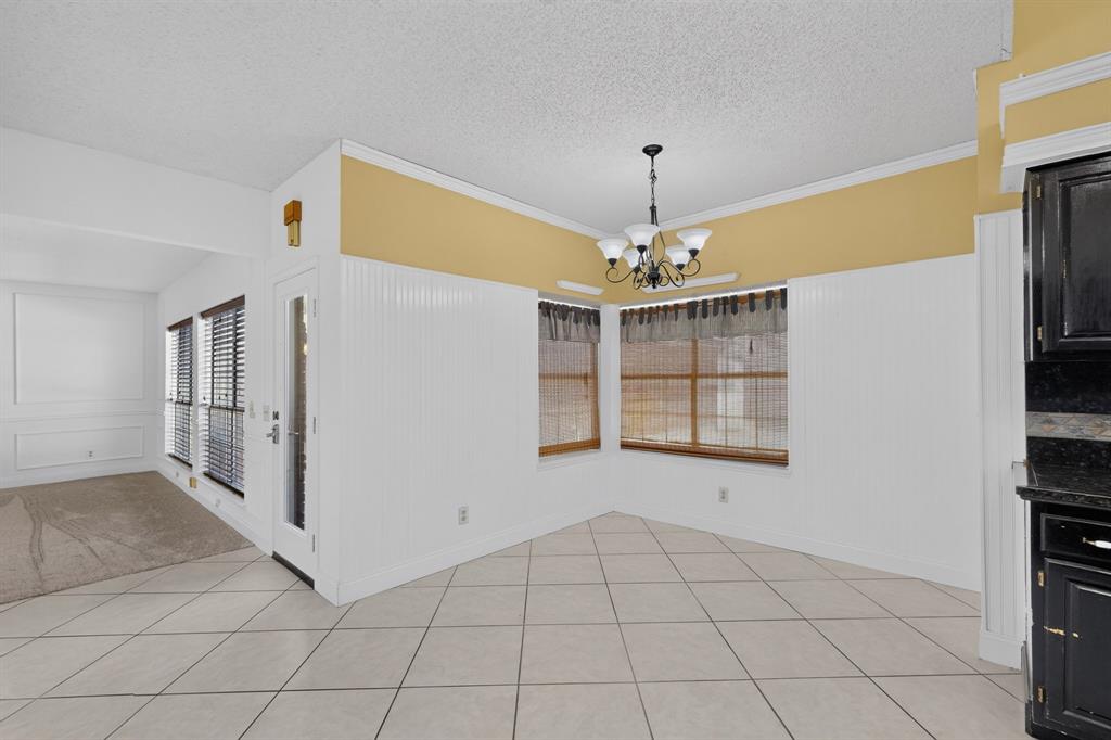 542 Clayton Street, Grand Prairie, TX 75052