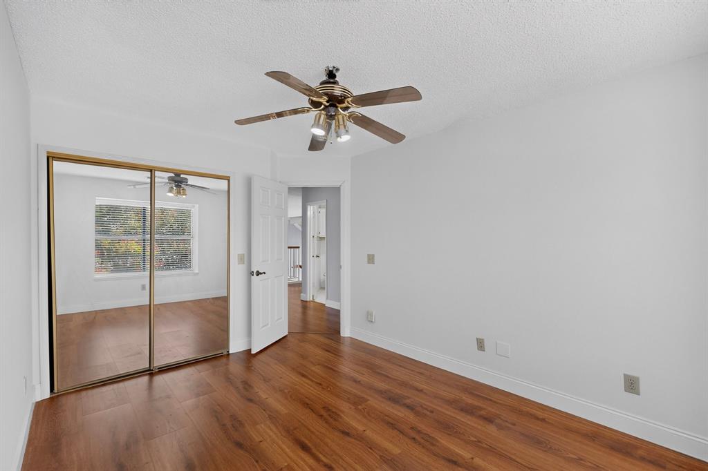 542 Clayton Street, Grand Prairie, TX 75052