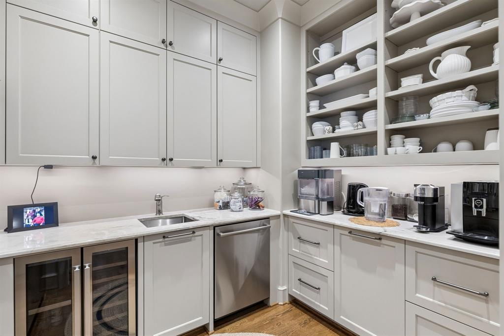 8511 Groveland Drive, Dallas, TX 75218