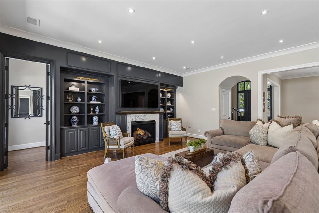 8511 Groveland Drive, Dallas, TX 75218 8511 Groveland Drive, Dallas, TX 75218