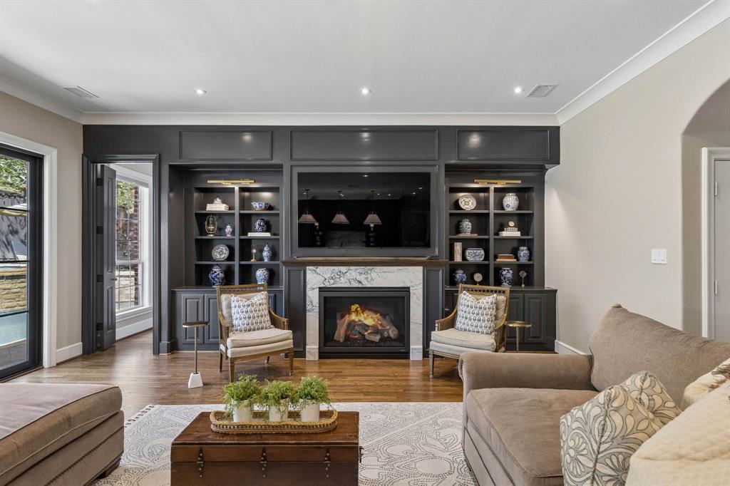 8511 Groveland Drive, Dallas, TX 75218 8511 Groveland Drive, Dallas, TX 75218