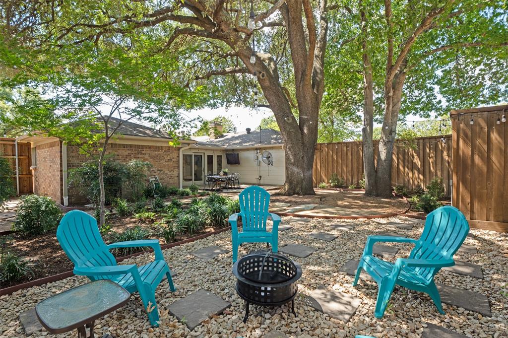 906 Loganwood Avenue, Richardson, TX 75080