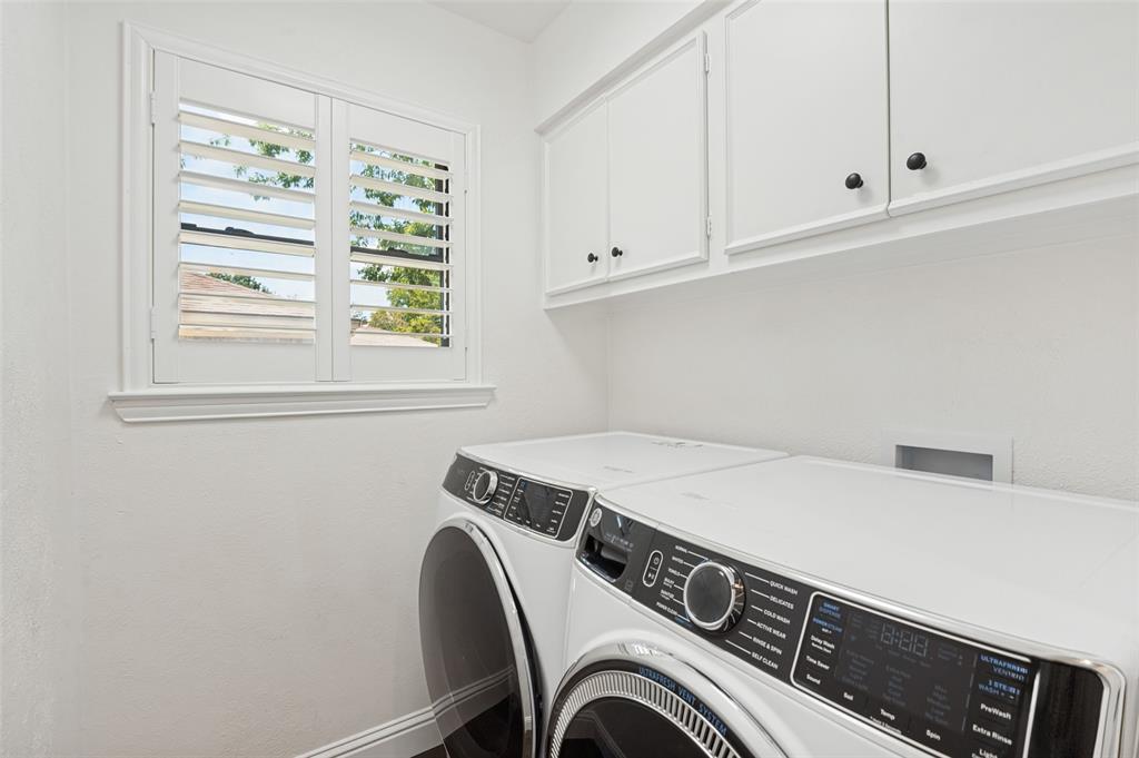 906 Loganwood Avenue, Richardson, TX 75080