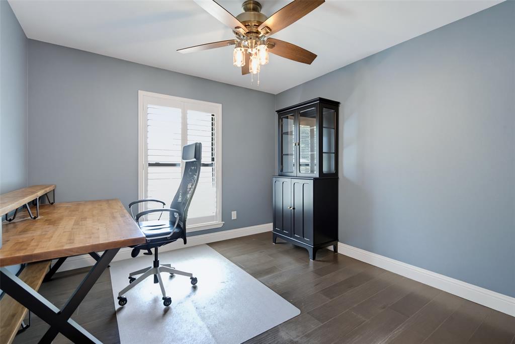 906 Loganwood Avenue, Richardson, TX 75080