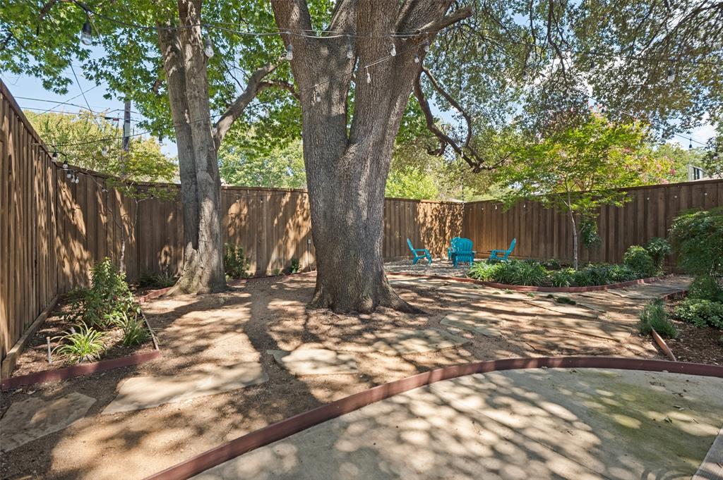 906 Loganwood Avenue, Richardson, TX 75080