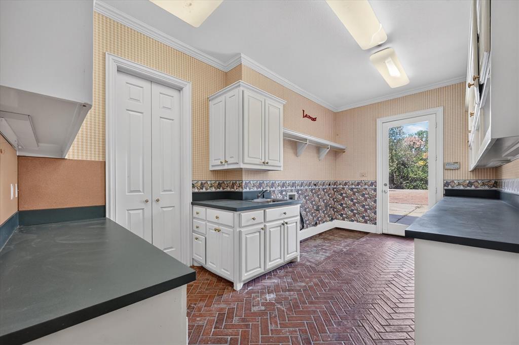 7007 Spanky Branch Court, Dallas, TX 75248