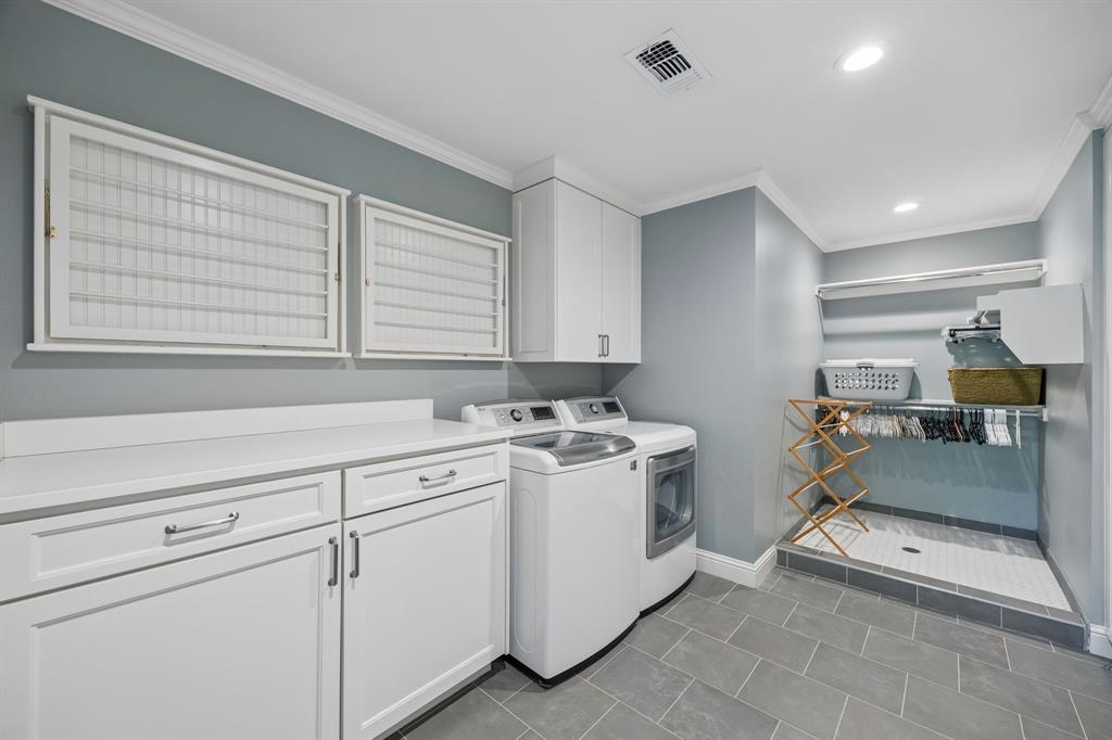 8319 Forest Hills Boulevard, Dallas, TX 75218