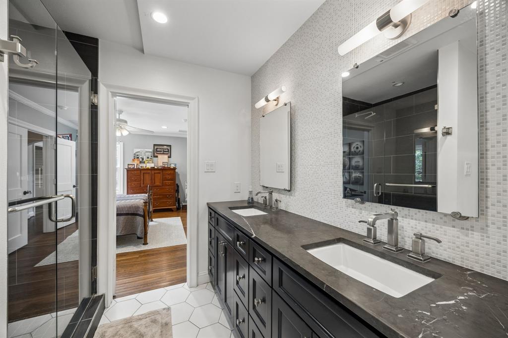 8319 Forest Hills Boulevard, Dallas, TX 75218