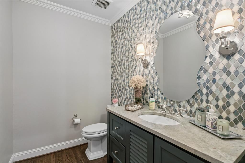8319 Forest Hills Boulevard, Dallas, TX 75218