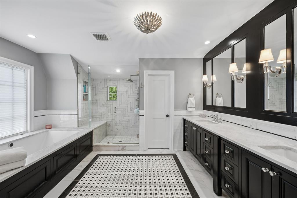 8319 Forest Hills Boulevard, Dallas, TX 75218