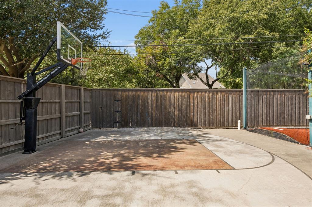 8319 Forest Hills Boulevard, Dallas, TX 75218
