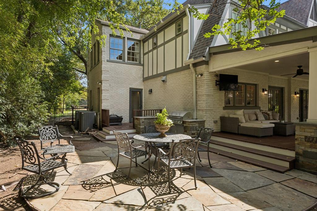8319 Forest Hills Boulevard, Dallas, TX 75218