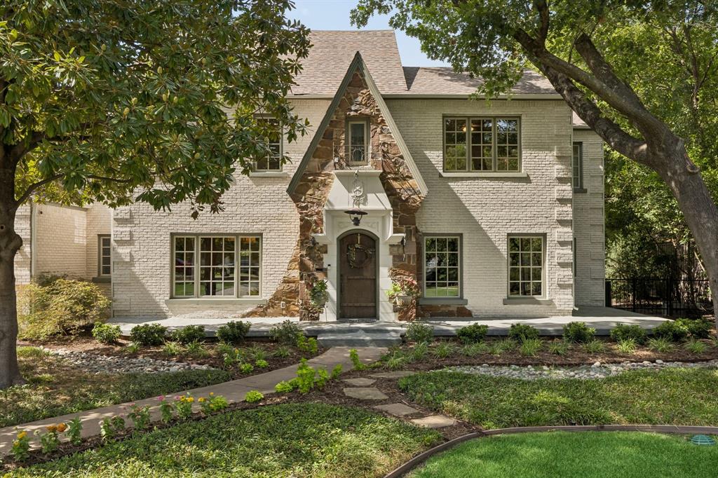 8319 Forest Hills Boulevard, Dallas, TX 75218