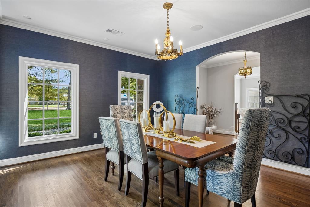 8319 Forest Hills Boulevard, Dallas, TX 75218