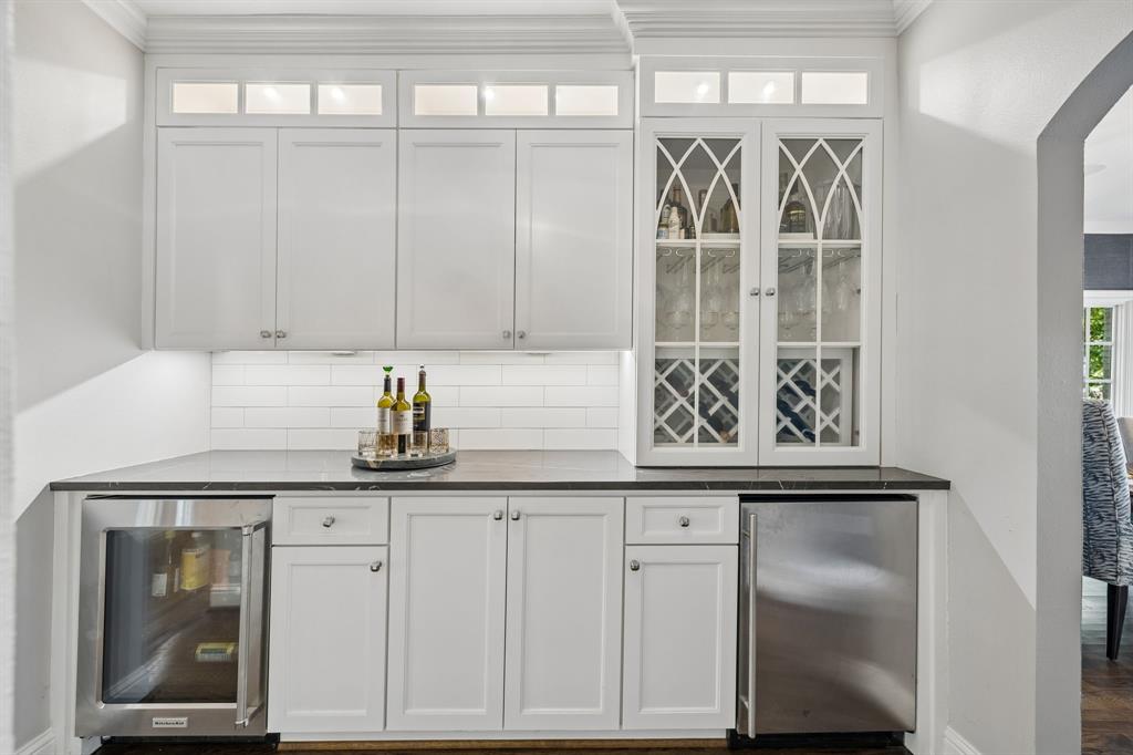 8319 Forest Hills Boulevard, Dallas, TX 75218