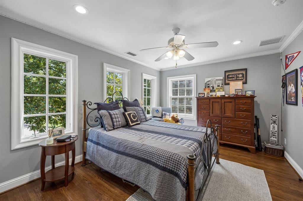 8319 Forest Hills Boulevard, Dallas, TX 75218