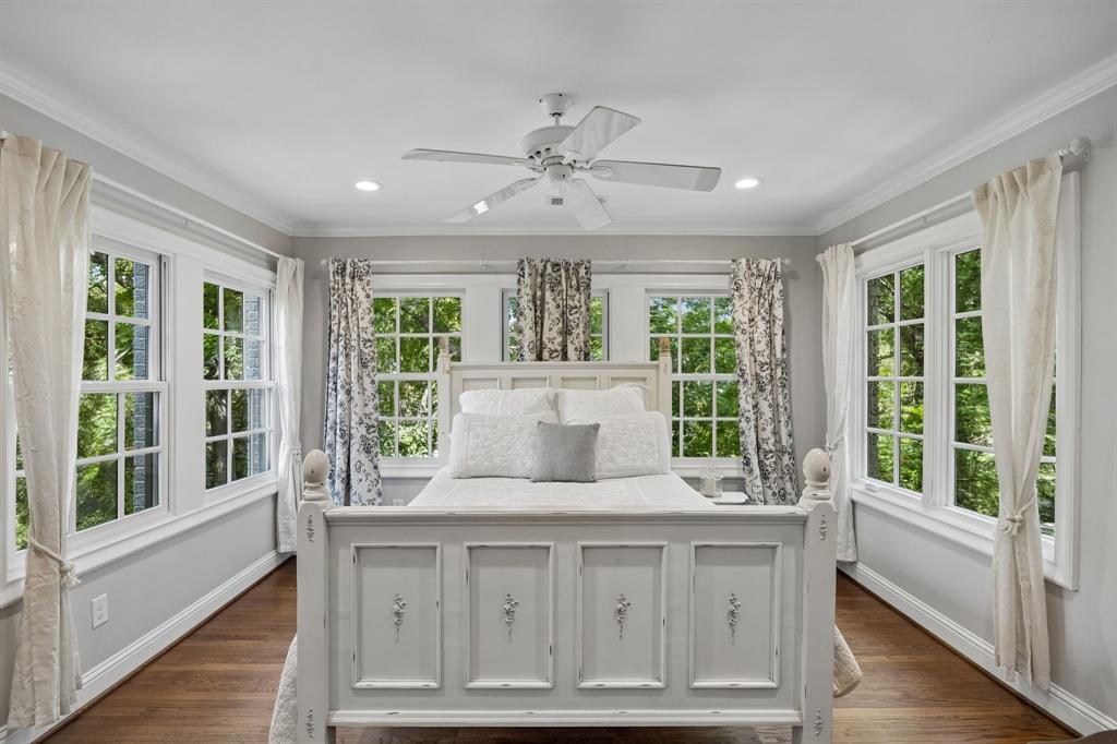 8319 Forest Hills Boulevard, Dallas, TX 75218