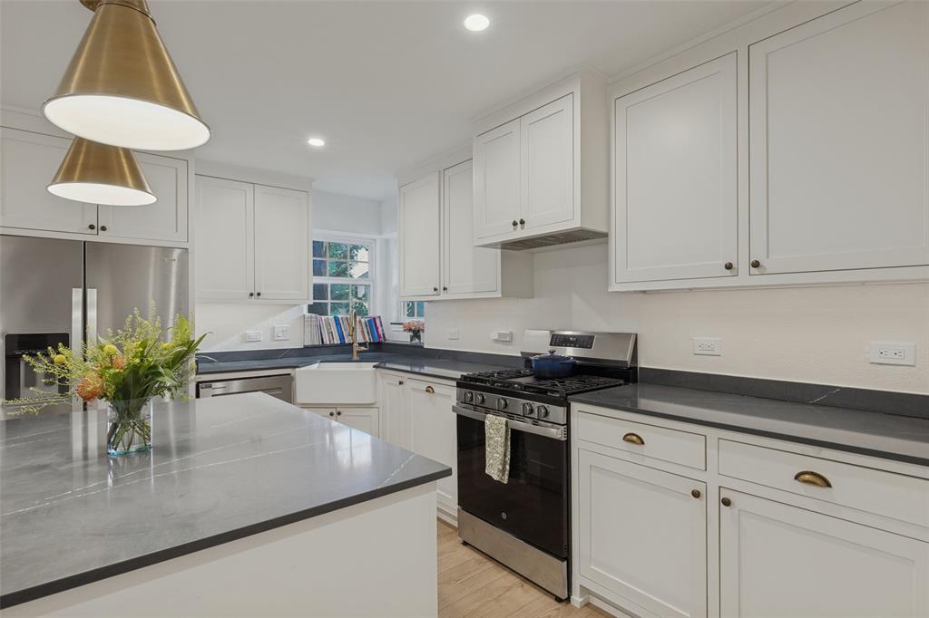6042 Mercedes Avenue, Dallas, TX 75206