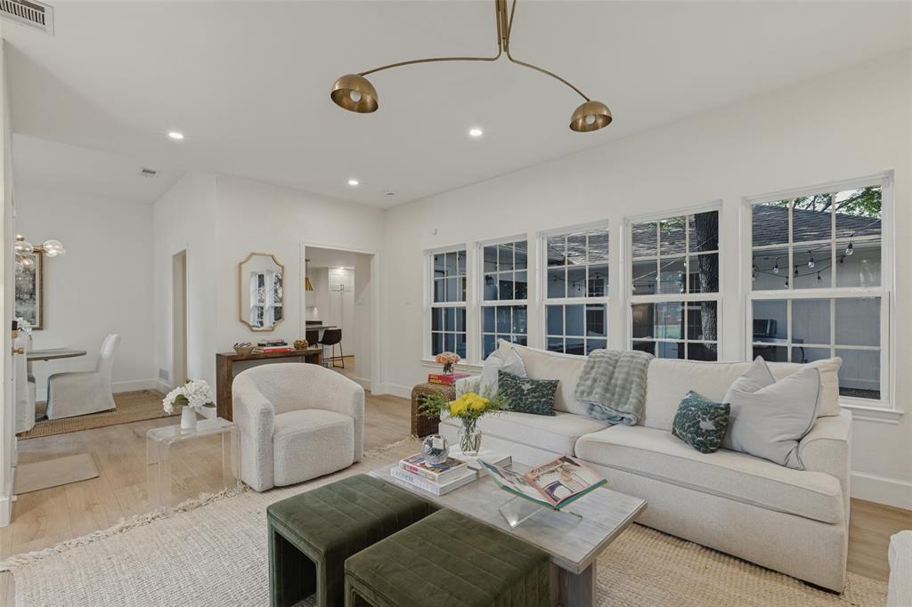 6042 Mercedes Avenue, Dallas, TX 75206