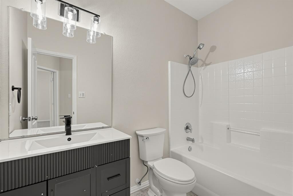 1655 Wildflower Drive, Waxahachie, TX 75165