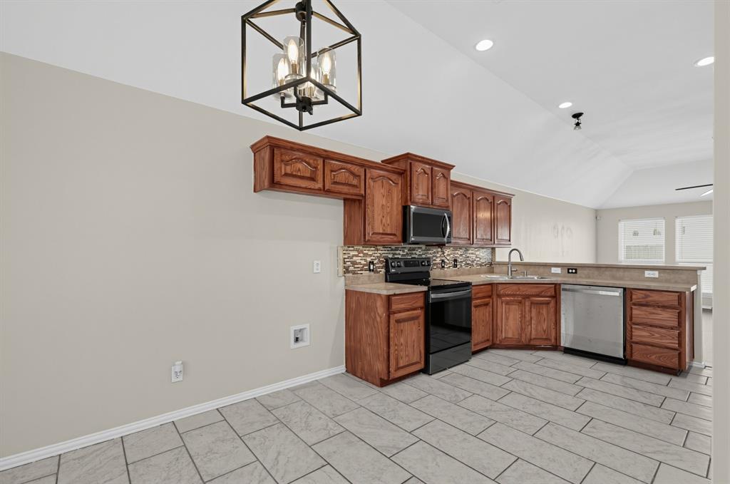 1655 Wildflower Drive, Waxahachie, TX 75165