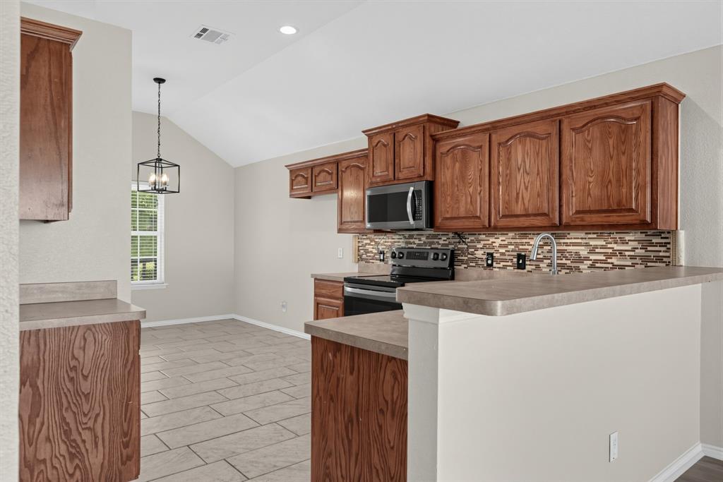 1655 Wildflower Drive, Waxahachie, TX 75165