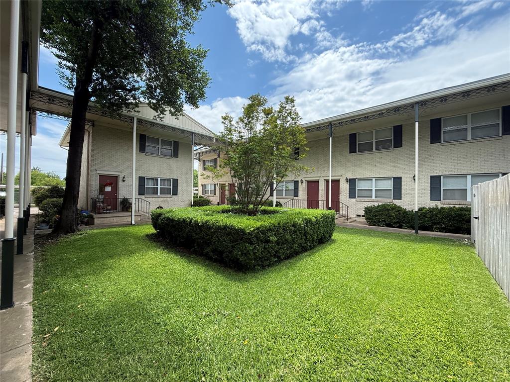 10450 E Northwest Highway, Dallas, TX 75238