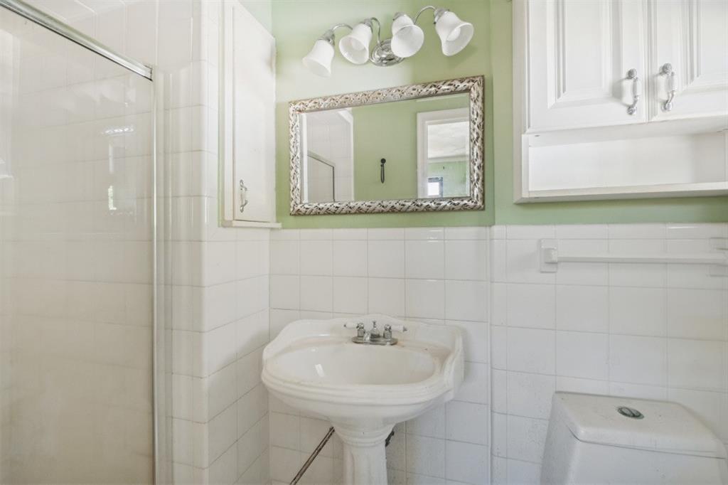 8435 Sweetwood Drive, Dallas, TX 75228