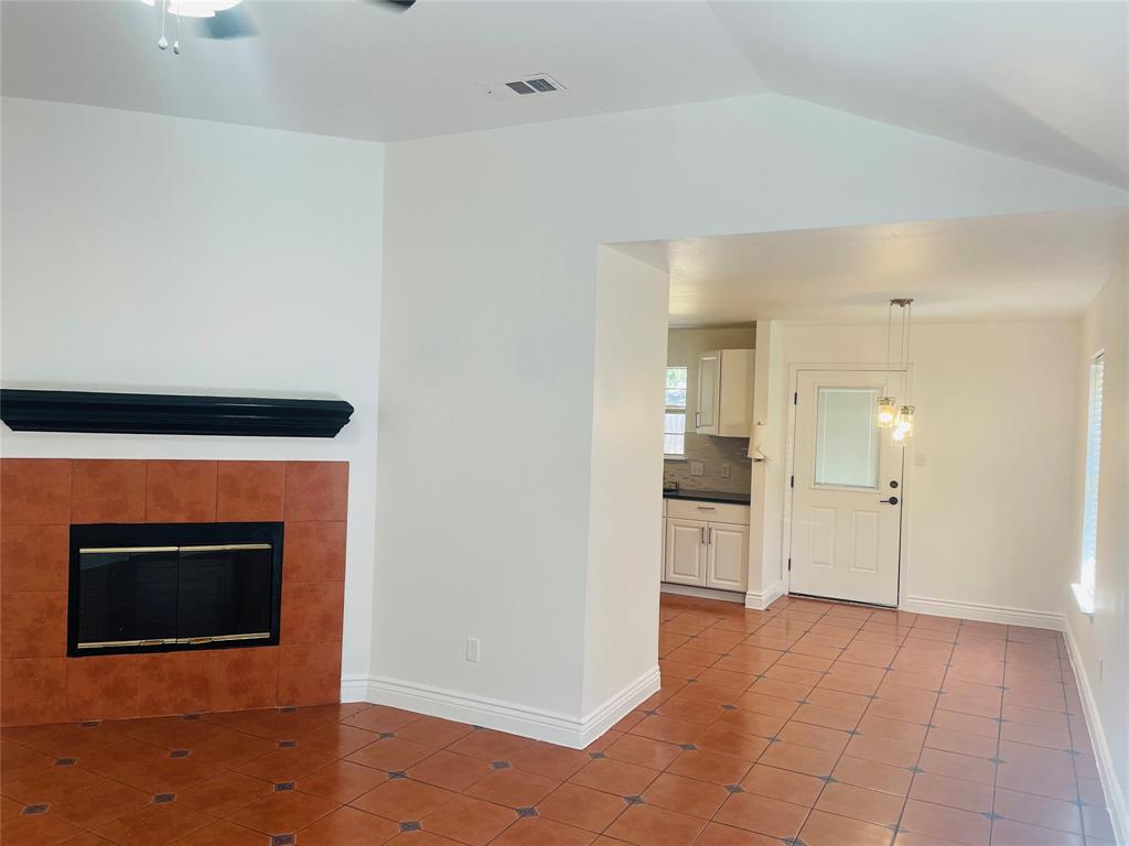 2534 Las Villas Avenue, Dallas, TX 75211