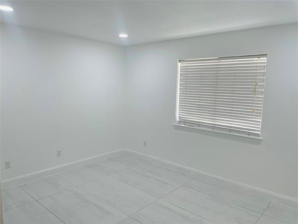 2534 Las Villas Avenue, Dallas, TX 75211