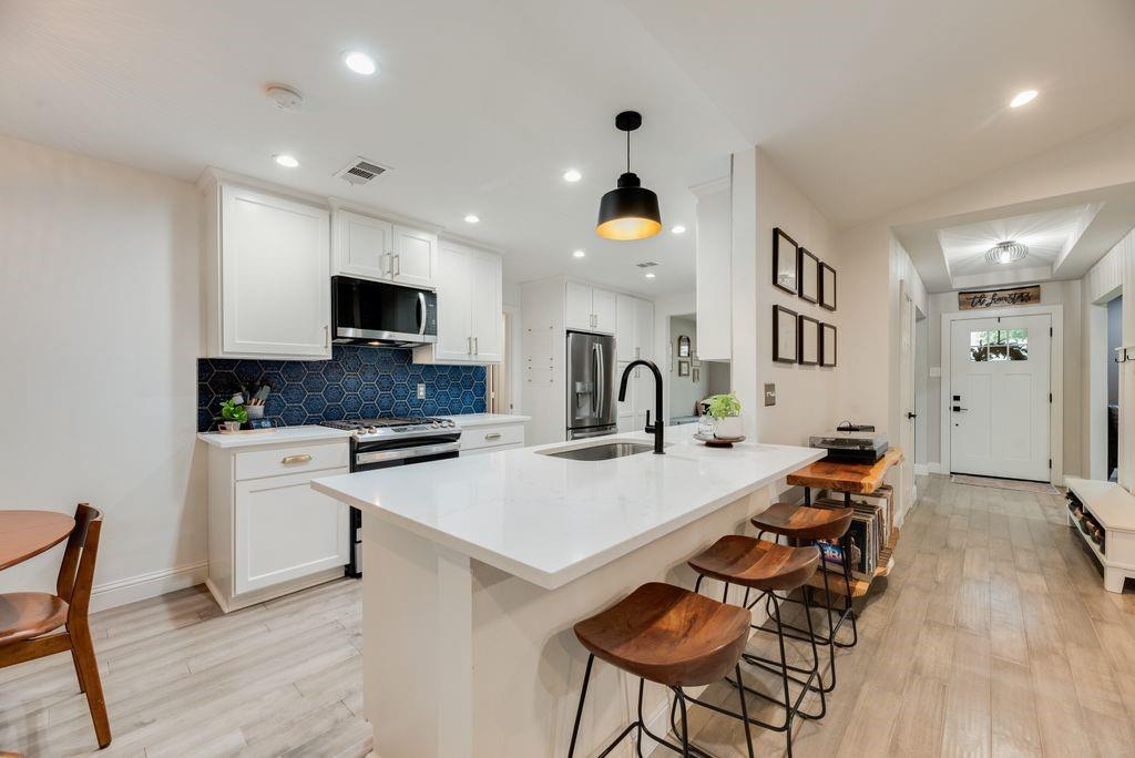 3208 Robin Road, Plano, TX 75075 3208 Robin Road, Plano, TX 75075