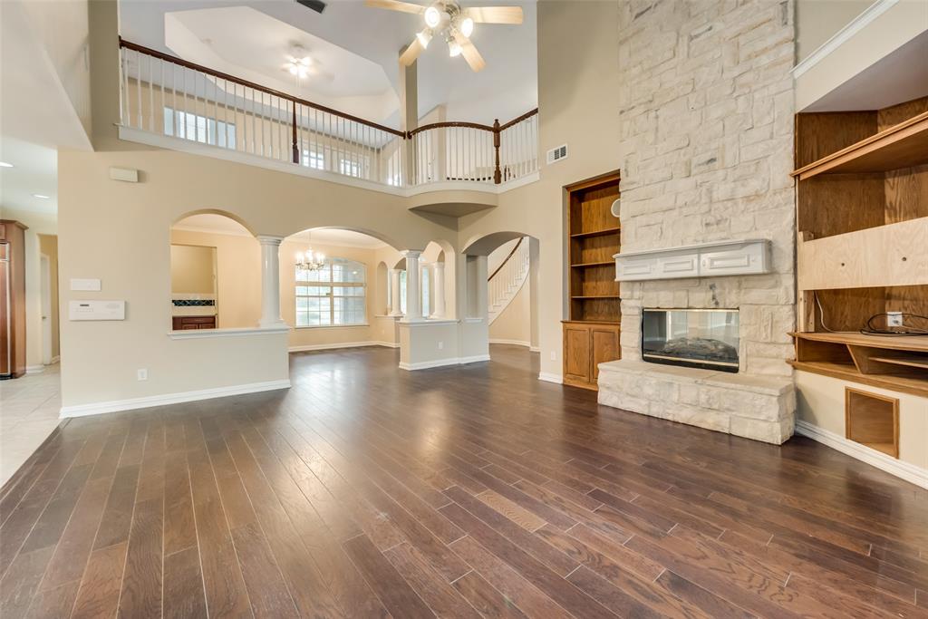 Family Room with Soaring Ceilings and beautiful built ins