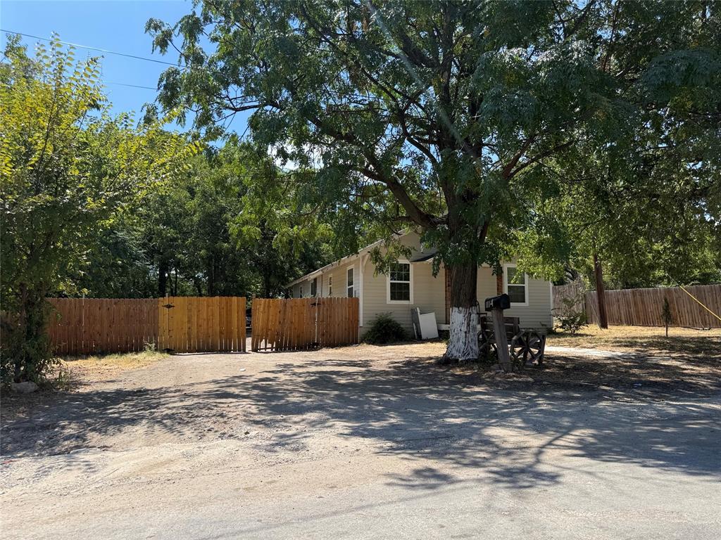 1114 E Ohio Avenue, Dallas, TX 75216