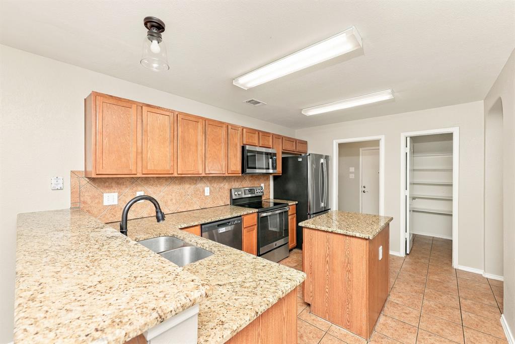 3911 Alpha Way, Midlothian, TX 76065