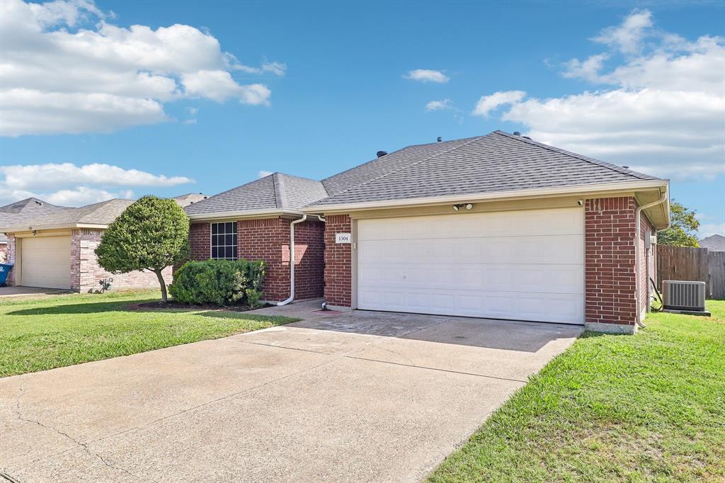 1504 Parrot Court, DeSoto, TX 75115