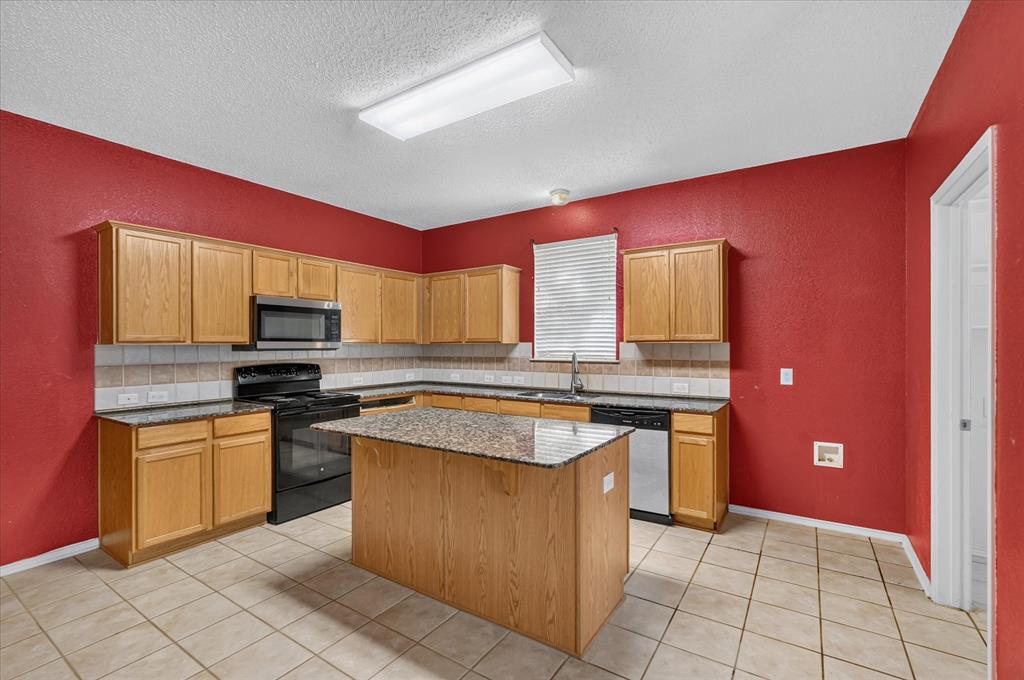 2828 Clear Creek Drive, Rockwall, TX 75032