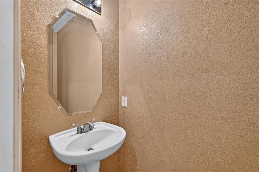 2828 Clear Creek Drive, Rockwall, TX 75032