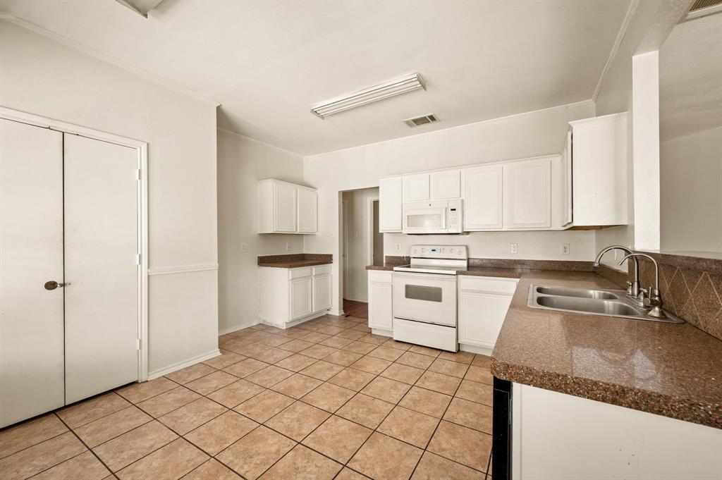 7706 Coral Way, Rowlett, TX 75088