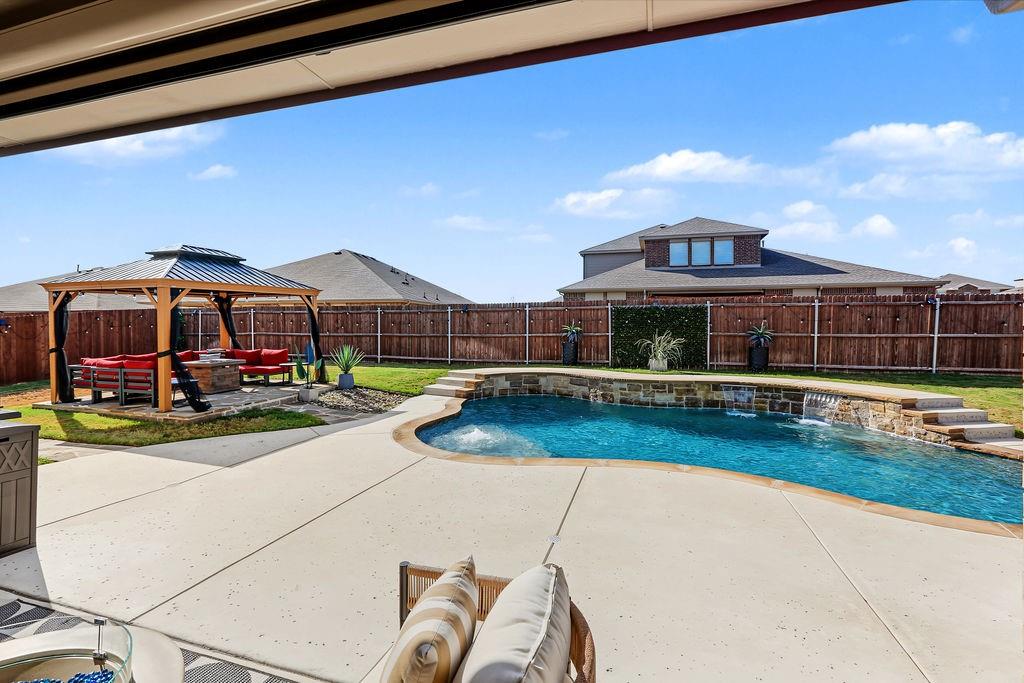 Beautiful view of pool