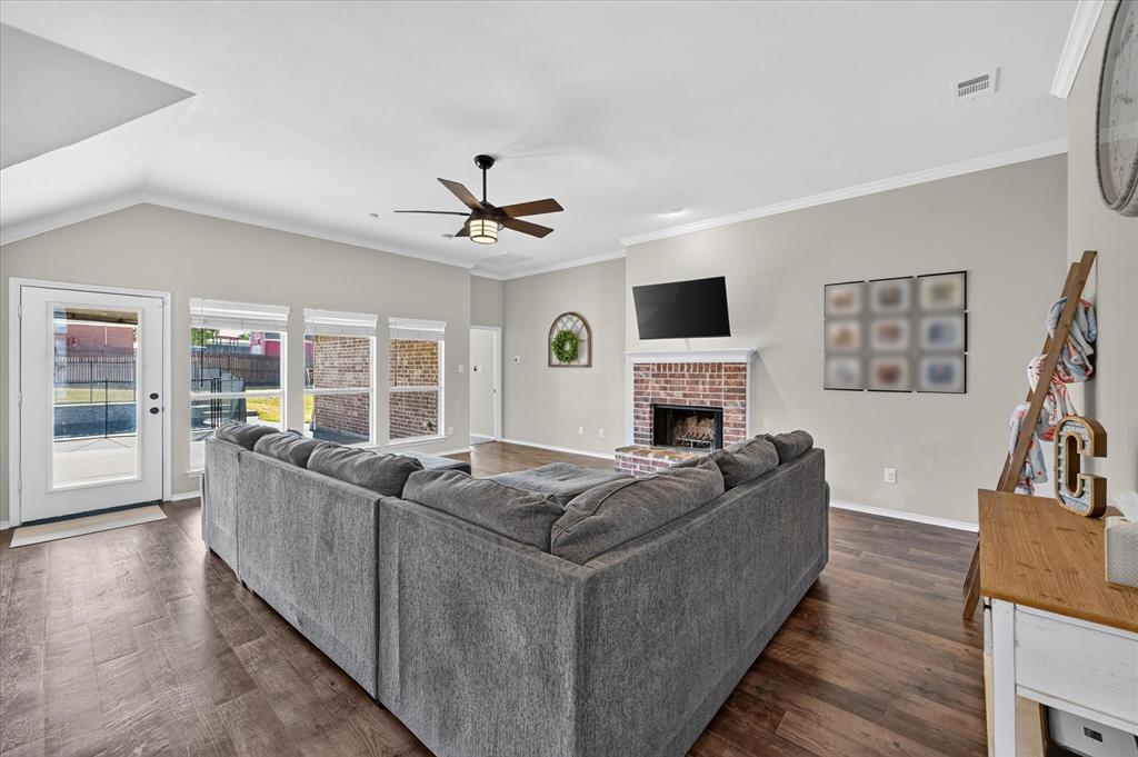 6460 Fox Run Dr., Midlothian, TX 76065 6460 Fox Run Dr., Midlothian, TX 76065